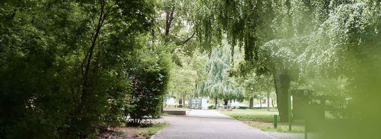 Grüne Lage beim Tassiloplatz der calm Tagesklinik München, der privaten Tagesklinik für Psychiatrie, Psychotherapie und Psychosomatik