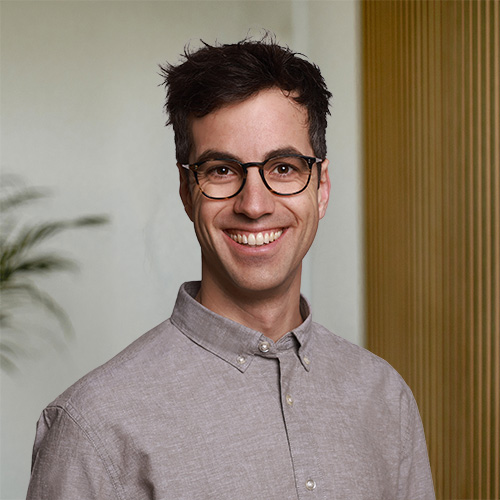 Portraitfoto von Andreas Brandstetter, Ärztlicher Leiter der calm Tagesklinik Hamburg