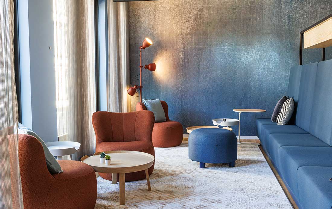Patientenlounge in der calm Tagesklinik Hamburg für Psychiatrie, Psychotherapie und Psychosomatik