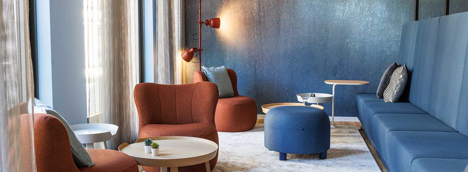 Patientenlounge in der calm Tagesklinik Hamburg für Psychiatrie, Psychotherapie und Psychosomatik