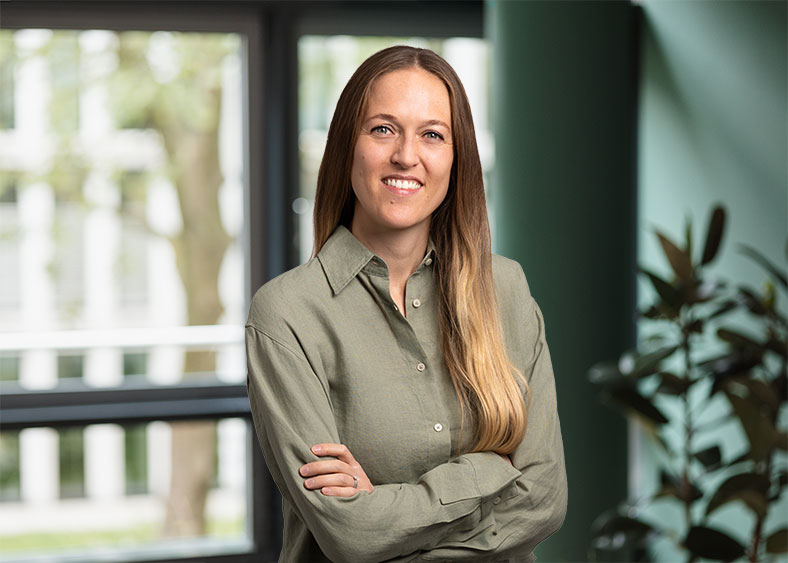 Portraitfoto von Susanne Schillo, Fachärztin für Psychiatrie und Psychotherapie in der calm Tagesklinik und Ambulanz Frankfurt
